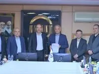 مدیرعامل بیمه آسیا چک ۵ هزار و پانصد میلبارد ریالی خسارت الکترواستیل مشهد را به مدیرعامل این کارخانه تحویل داد