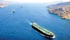 با وجود محاصره دریایی آمریکا؛ نفتکش حامل نفت خام ایران از تنگه هرمز عبور کرد