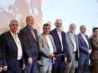 در آیین اختتامیه سمپوزیوم فولاد ۱۴۰۳ کیش از مدیرعامل شرکت فولاد خوزستان تقدیر شد