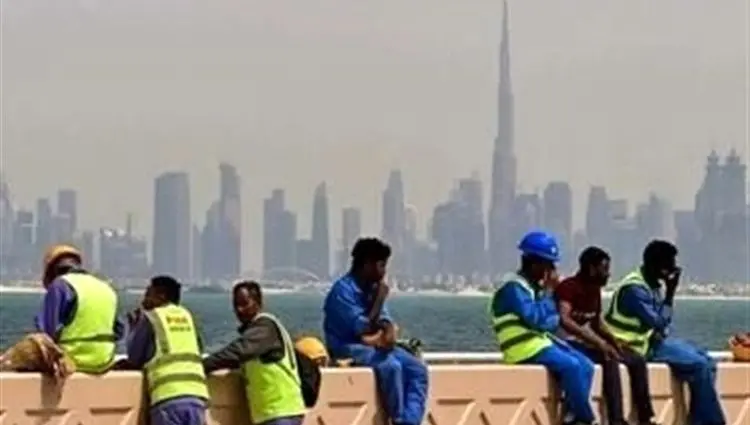 وقتی امارات کارگران مهاجر را رها کرد | کارگران پول برگشت ندارند