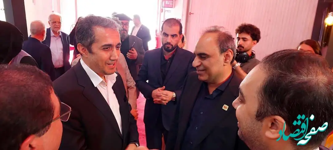 بازدید رییس هیأت عامل ایمیدرو از غرفه فولاد اکسین خوزستان در نمایشگاه جامع معدن و صنایع معدنی ایران