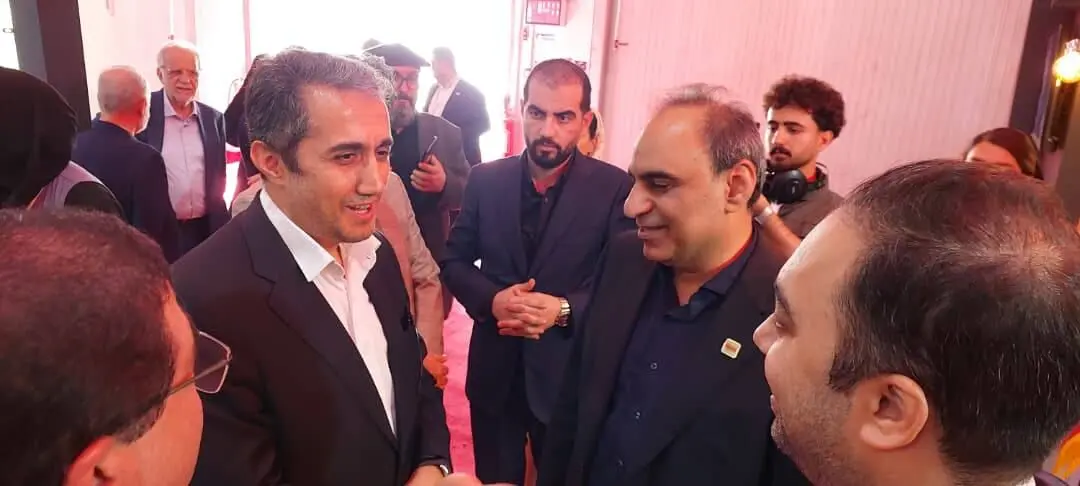 بازدید رییس هیأت عامل ایمیدرو از غرفه فولاد اکسین خوزستان در نمایشگاه جامع معدن و صنایع معدنی ایران