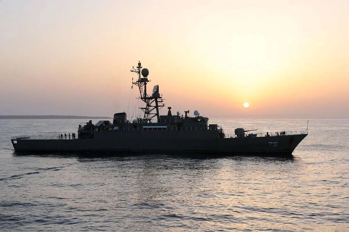 جنایت آمریکا در حمله به ناوشکن دنا چند شهید و مجروح داشت؟ 