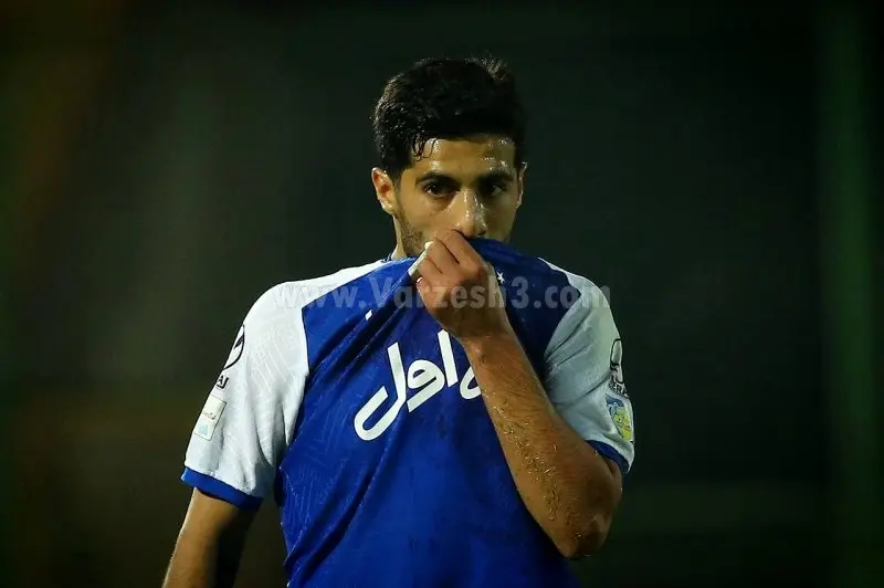 پایان شایعات درمورد مهاجم جوان استقلال با حضور در تمرینات آبی پوشان 