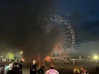  یک چرخ و فلک در این مکان آتش گرفت؛ بیش از ۳۰ نفر مجروح شدند