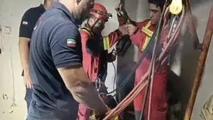 جزئیات سقوط پدر و پسر از ارتفاع ۸ متری ساختمان در حال ساخت در کاشان