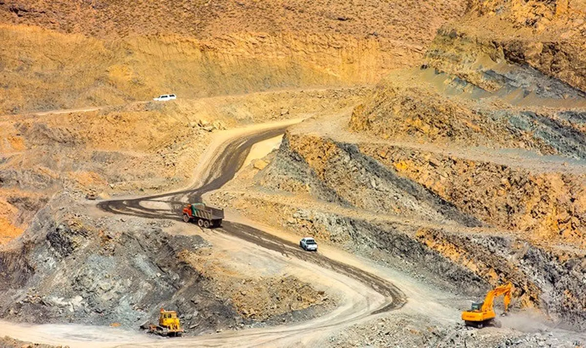 حضور آنلاین در همایش فرصت‌های طلایی سرمایه‌گذاری در بخش معدن