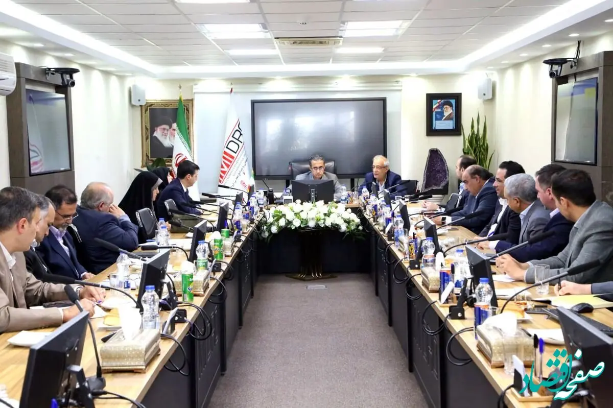 تاکید نماینده رئیس‌جمهور بر رفع موانع توسعه نیروگاه‌های خورشیدی در صنایع معدنی /حمایت دولت از شتاب‌دهی به احداث نیروگاه‌های تجدیدپذیر