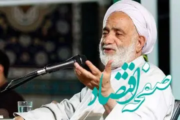 تصویری متفاوت از محسن قرائتی در راهپیمایی ۲۲ بهمن امسال