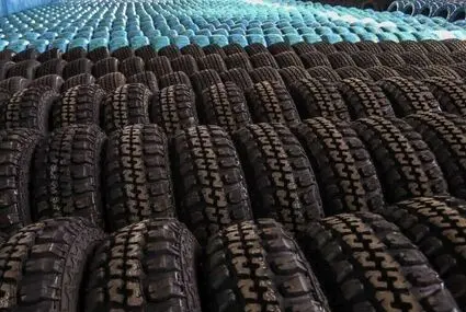 کشف انبار ۱۰۰ میلیارد تومانی لاستیک در شورآباد