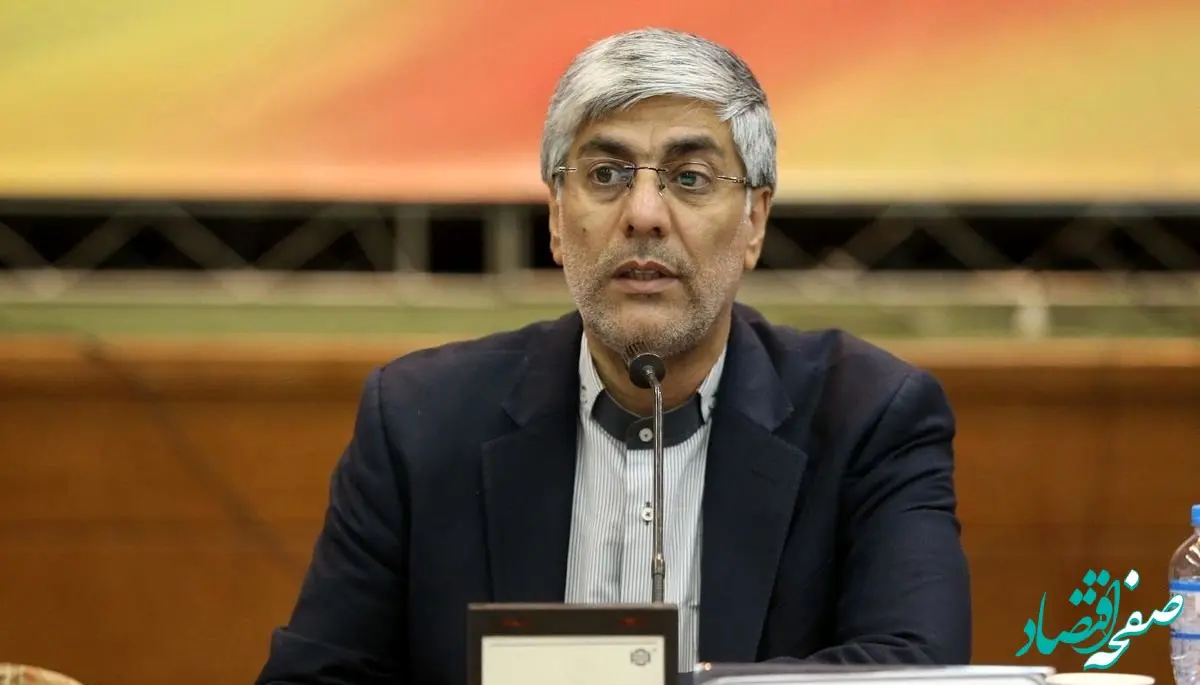 آقایان ! آبی ها و قرمزها را از دست وزارت خارج کنید / بگذارید وزیر ورزش نفس راحتی بکشد ! / اگر استقلال و پرسپولیس با این همه هوادار مال کشورهای دیگربودند آنها را روی سرشان حلوا حلوا می کردند ! 