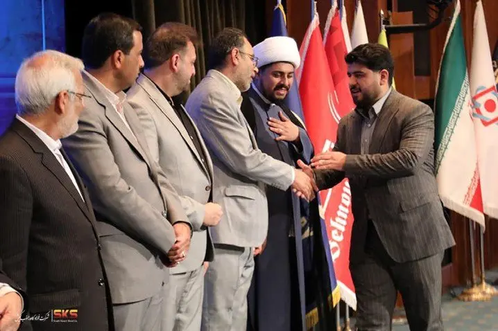 اعطای نشان تعهد محیط زیست به فولاد کاوه جنوب کیش