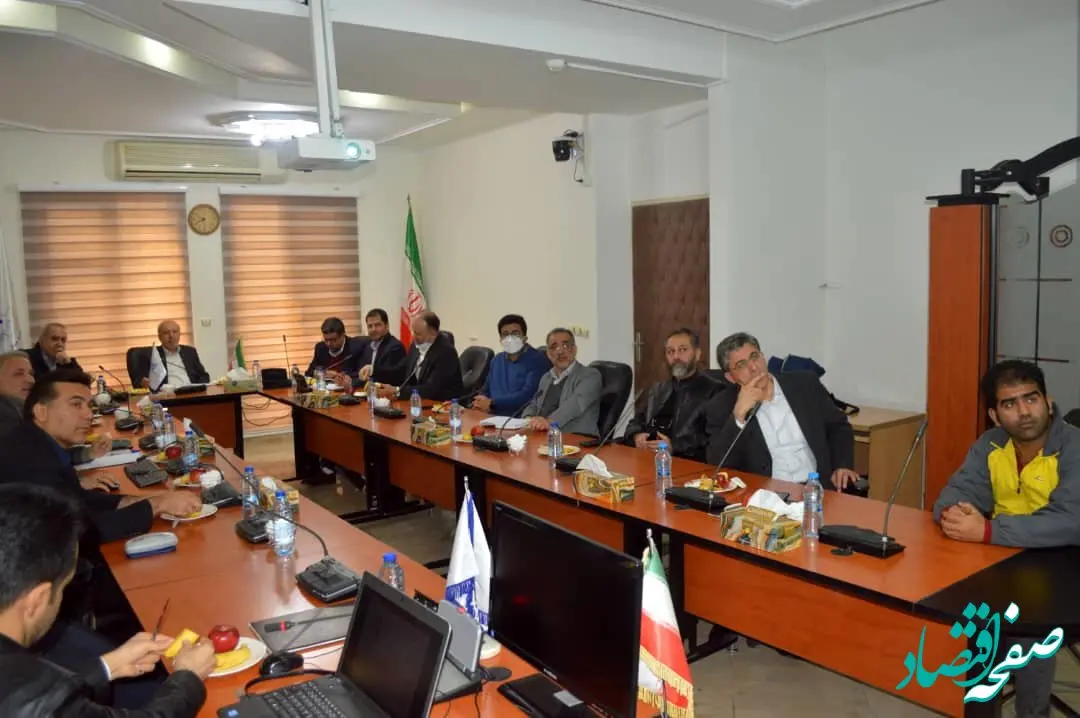  بازدید مشاور و دستیار ویژه وزیر کشور در امور صنعت از پژوهشکده میکرو الکترونک