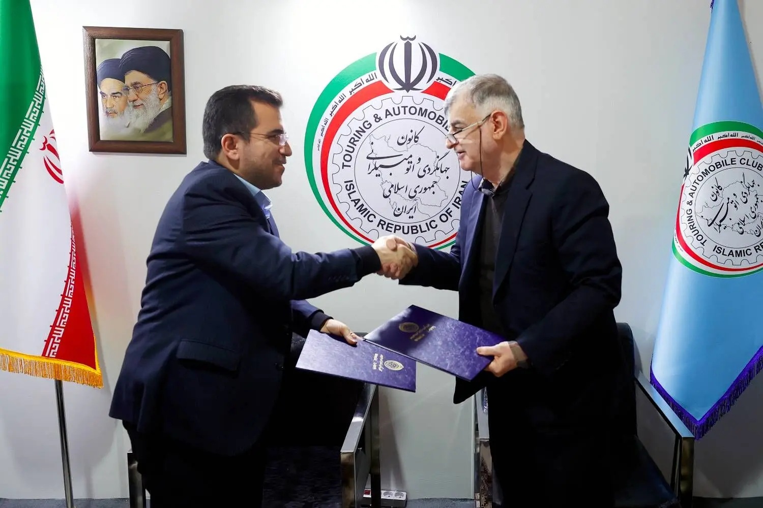 همکاری کانون جهانگردی و اتومبیلرانی و منطقه آزاد انزلی برای توسعه گردشگری و اتومبیلرانی