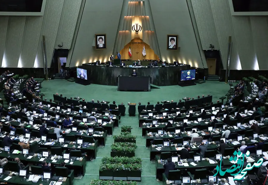 نگاهی به درآمدهای نفتی در بودجه پیشنهادی ۱۴۰۵ ؛  بزرگترین درآمد کشور با کاهش ۷۰ درصدی