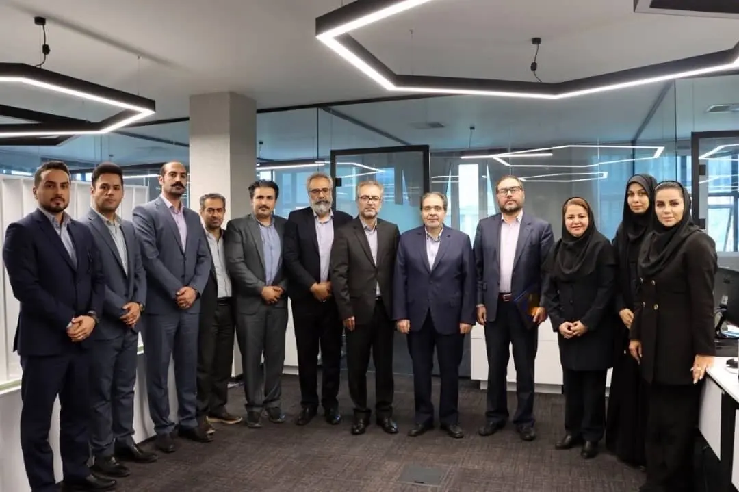بازدید مدیرعامل بیمه دی از شرکت خدمات بیمه ای امید بنیان