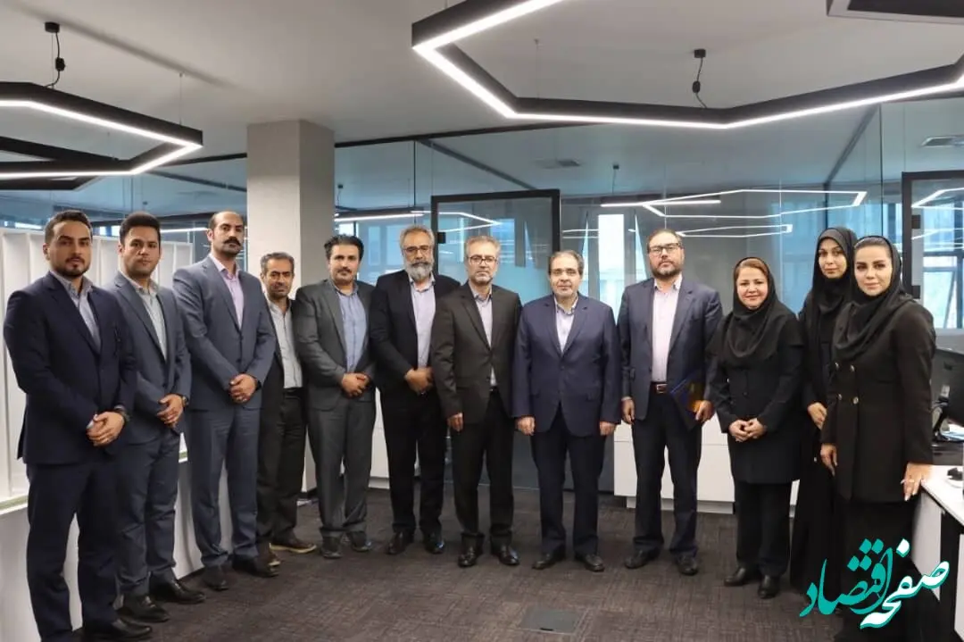 بازدید مدیرعامل بیمه دی از شرکت خدمات بیمه ای امید بنیان
