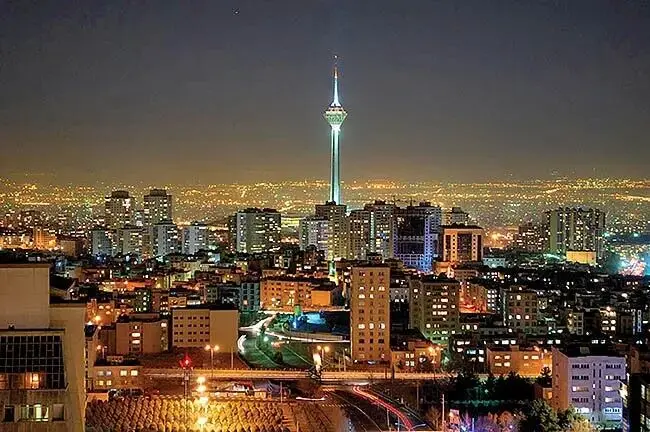 آخرین خبر از شاخص آلودگی هوای تهران امروز دوشنبه ۳ دی ۱۴۰۳ به تفکیک مناطق