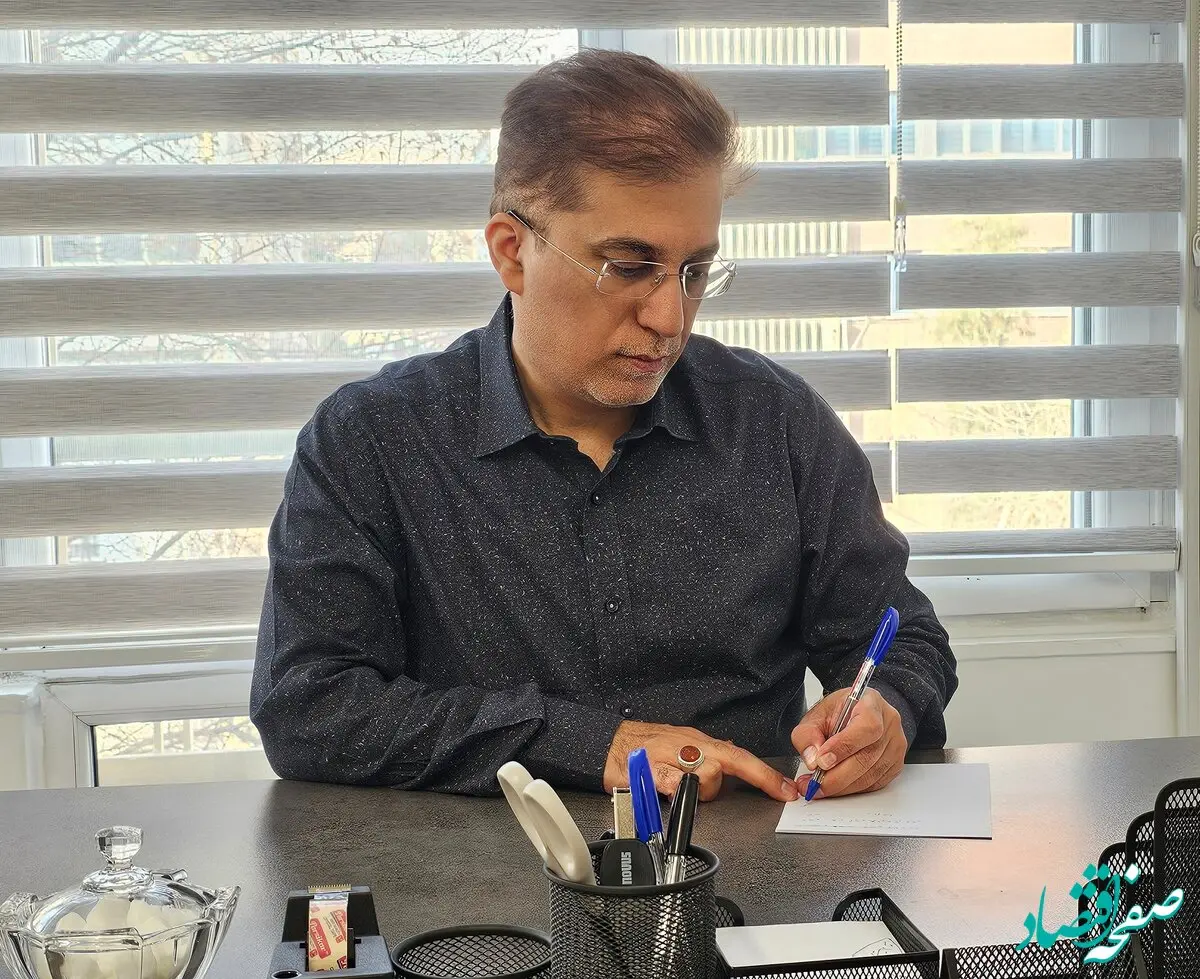 خون رهبر شهید انقلاب، خورشید خواهد شد