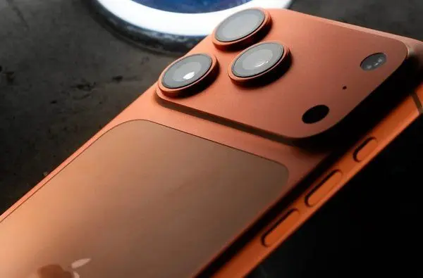 بروزترین قیمت گوشی سامسونگ، شیائومی و آیفون | آذر 1404 + قیمت آیفون 17 پرو 