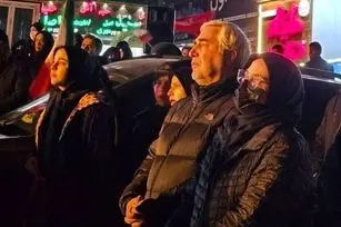 تصویر حضور ابراهیم حاتمی کیا در تجمعات مردمی امشب