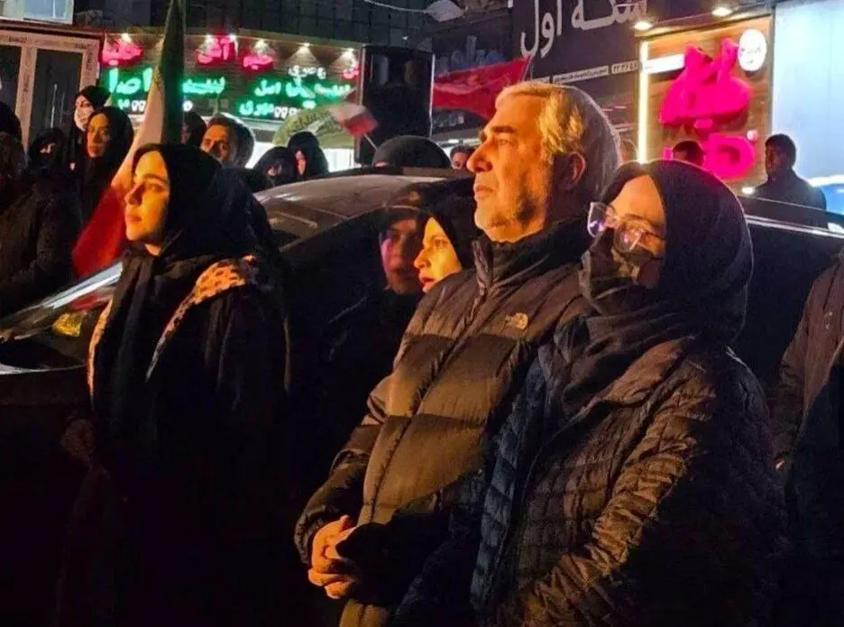 تصویر حضور ابراهیم حاتمی کیا در تجمعات مردمی امشب