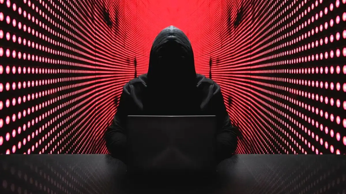 مگه داریم!؛ هکر ۱۵ ساله ۵۰۰ حساب بانکی را خالی کرد!