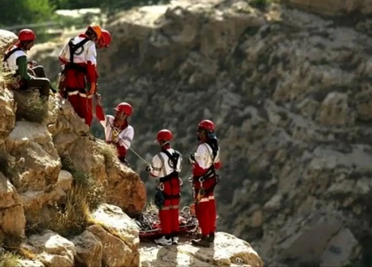 نجات ۱۲ کوهنورد مفقود شده در ارتفاعات عظیمیه