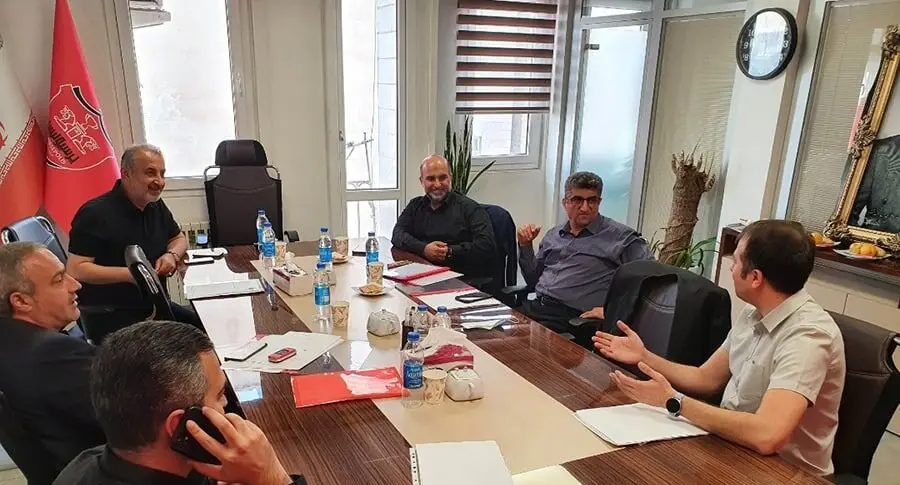 جلسه فوری هئیت مدیره باشگاه پرسپولیس پس از انتشار خبر فسخ قرارداد یحیی 