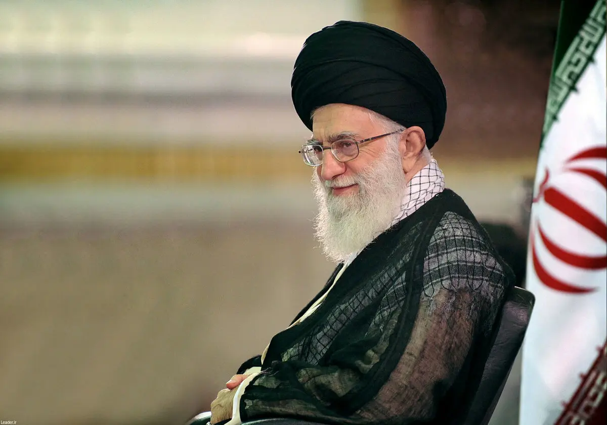 نظر رهبر انقلاب درباره برگشت شخص روزه دار به وطن خویش