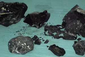 قیر تهاتری را هدف نگیرید، مردم مناطق محروم هزینه آن را خواهند داد