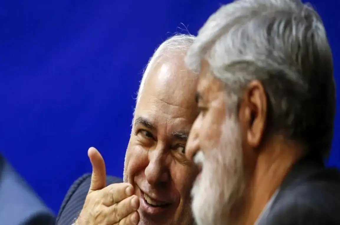 عکس | از خنده‌های این فرد معروف با امام جمعه تهران تا حرف های در گوشی سیاسیون 