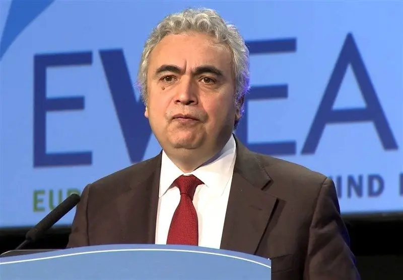 کوشش بی نتیجه انگلیس در دریای شمال برای فرار از کمبود سوخت در پی تبعات انسداد تنگه هرمز 