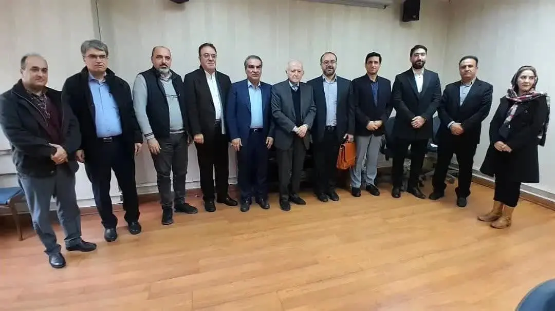 ایجاد هاب ایزوسیاناتها، اقتصادی است و نیاز به عزم ملی دارد