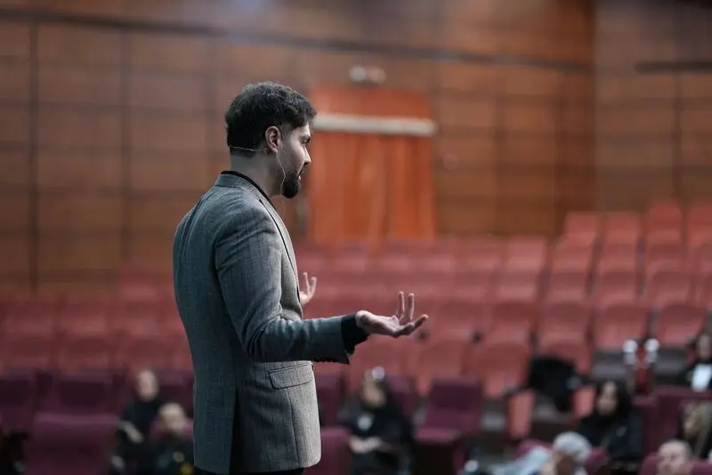 ذهن موفق ماکان آریا پارسا