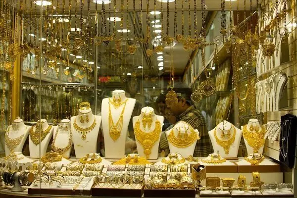 حکم شرعی خرید طلا برای پسانداز و سرمایهگذاری چیست؟