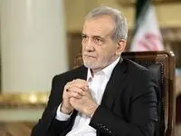 مسعود پزشکیان؛ اگر صف اول نشد، صف آخر نماز جمعه می‌نشینم
