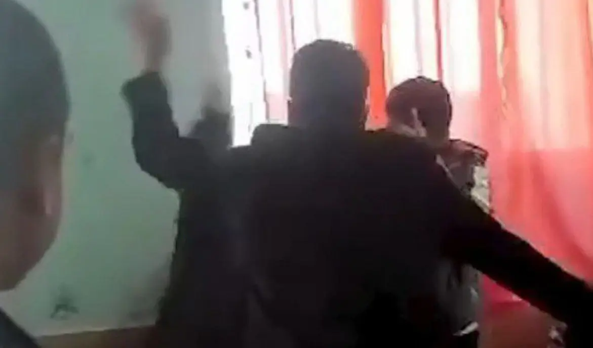 ماجرای کتک زدن یک دانش آموز توسط معلم شیرازی چه بود؟