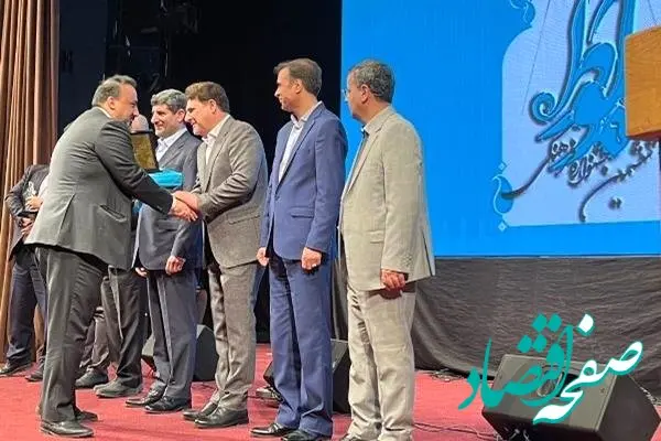 تجلیل از مدیرعامل پتروشیمی شازند در دانشگاه تهران