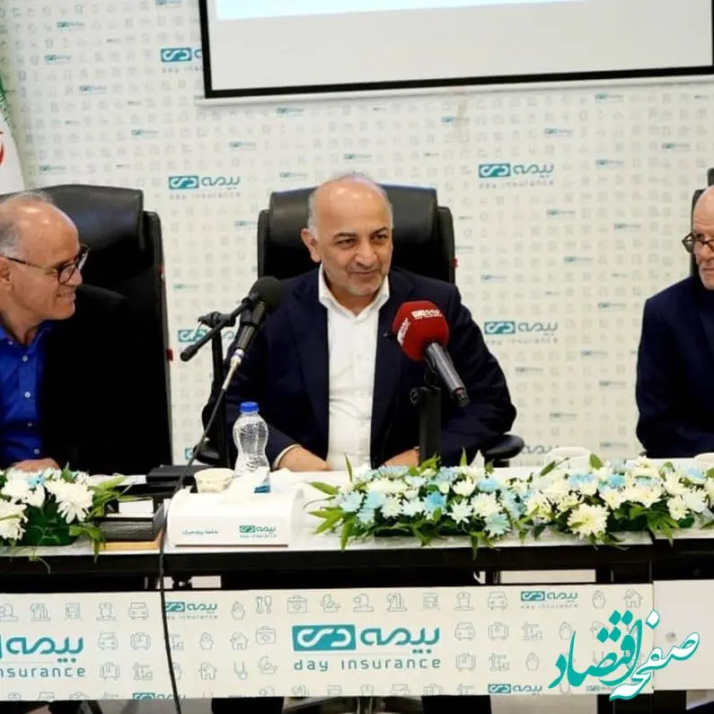 عبداللهی در دیدار با کارکنان و نمایندگان بیمه دی در استان خراسان رضوی: بیمه دی در مسیر شکوفایی و تعالی / نمایندگان و تحول آفرینی در جذب پرتفوی با کیفیت