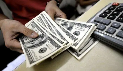 فروش ارز اربعین در شعب کشیک بانک‌های عامل تا ساعت چند ادامه دارد؟ 

