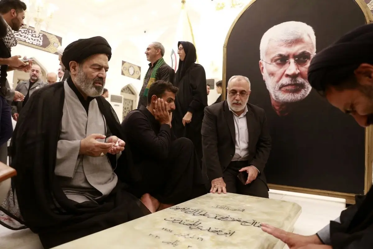 وقوع یک اتفاق تاریخی برای شهید ابومهدی المهندس | حضور این مقامات بر مزار این شهید
