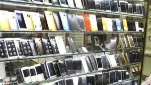 بازار موبایل در تله ارز؛ خریداران میان "خرید امروز" و "گرانی فردا"