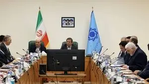 تاکیید همتی بر تلاش شبکه بانکی برای پیش برد سیاست‌ها 