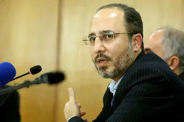 سخنان جنجالی رئیس شورای اطلاع‌رسانی دولت رئیسی درباره افزایش قیمت دلار! 