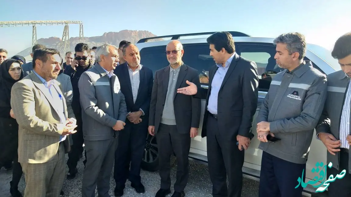 با رویکرد فرابخشی باید برای رفع مشکل فولاد فرزانگان پارس تلاش مجدانه شود