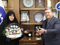 تقدیر مدیرعامل بیمه معلم از بانوان همکار