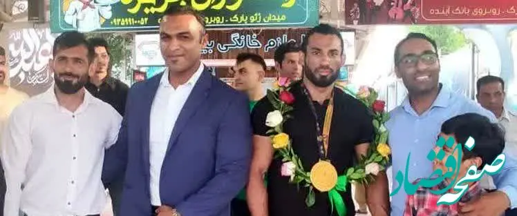 قهرمانی ورزشکار قشم در مسابقات بدنسازی و پرورش اندام کشور و انتخاب به عنوان عضو تیم ملی