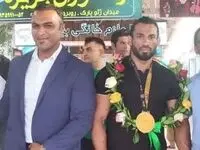 قهرمانی ورزشکار قشم در مسابقات بدنسازی و پرورش اندام کشور و انتخاب به عنوان عضو تیم ملی