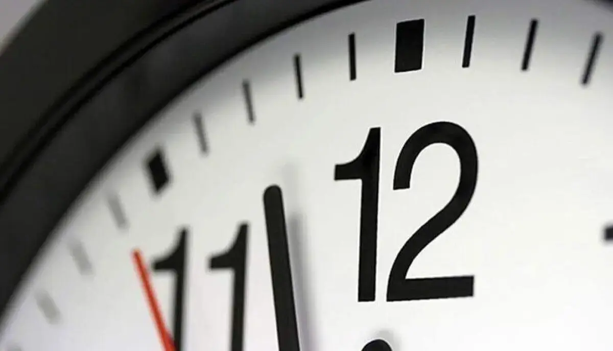 احتمال بازگشت تغییر ساعت رسمی کشور از خرداد ۱۴۰۴؛ تصمیم نهایی در راه است؟ | کی باید ساعت ها را جلو بکشیم؟